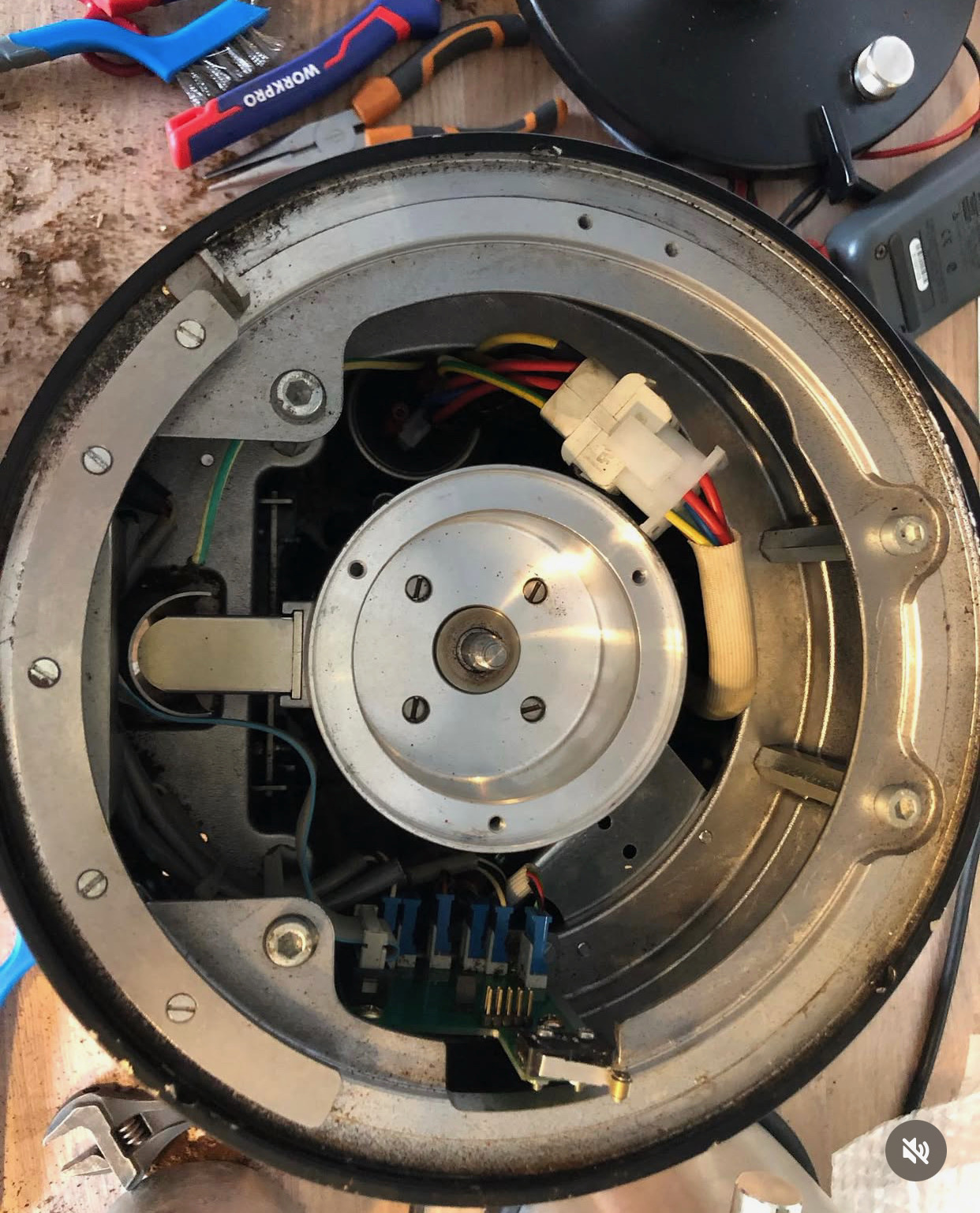 Espresso machine internal plumbing and pump