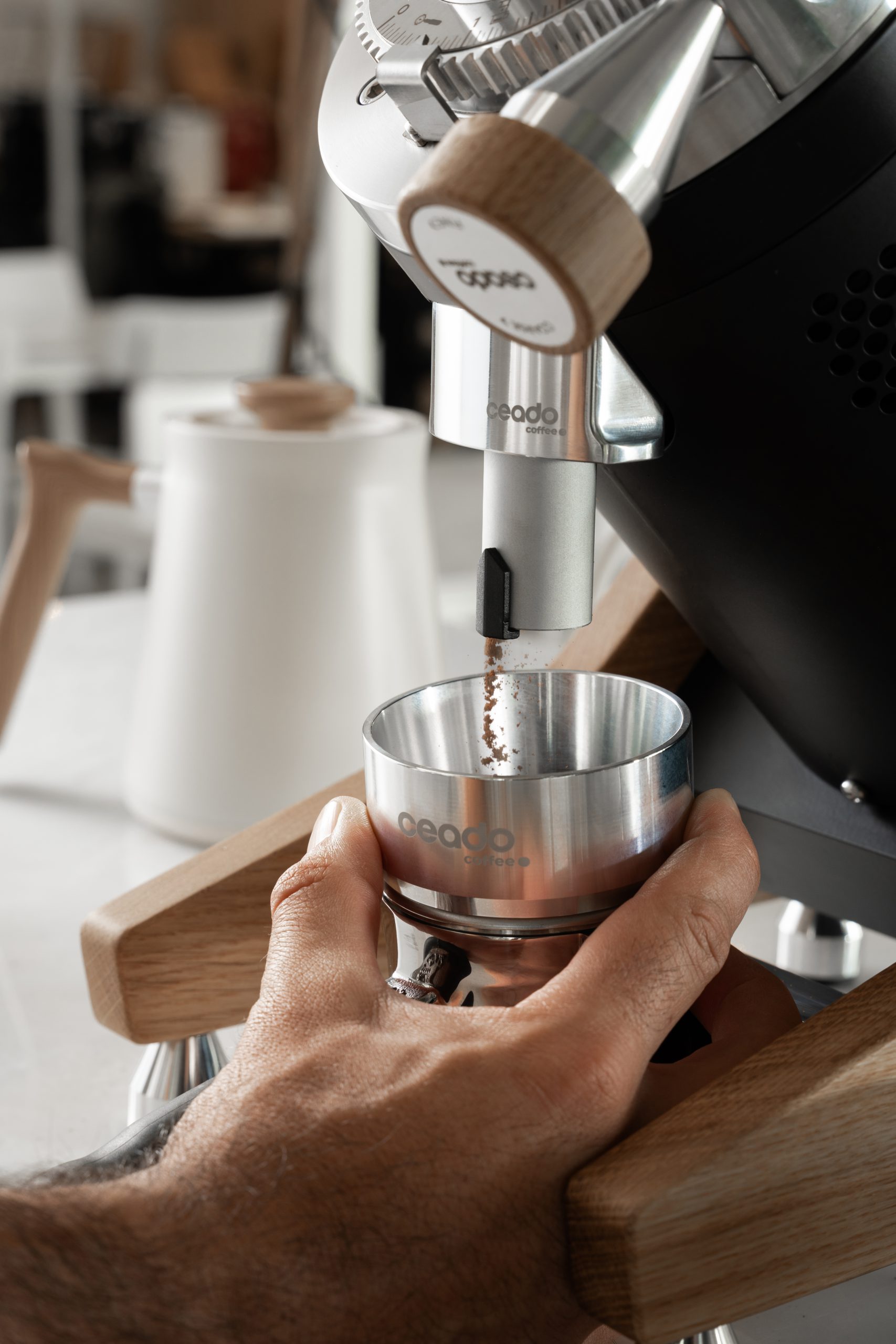 Ceado WBC grinder in action